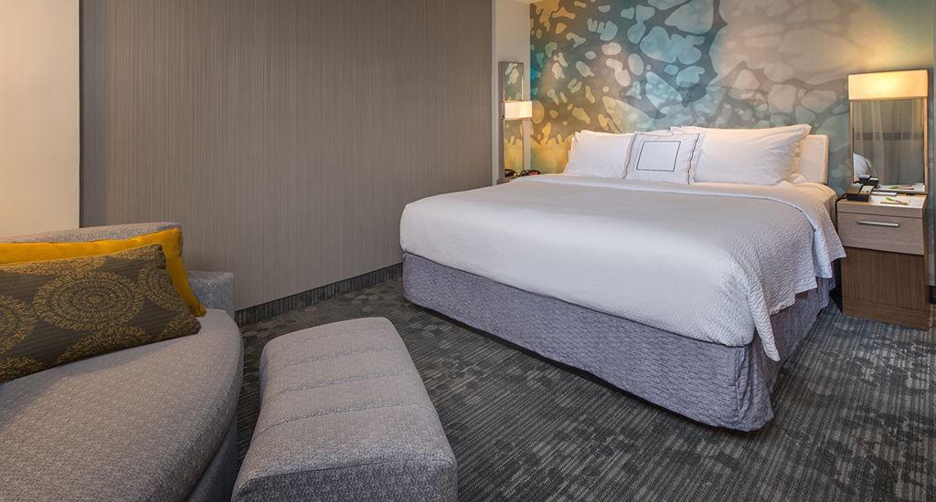 Courtyard By Marriott Youngstown Canfield Exteriér fotografie