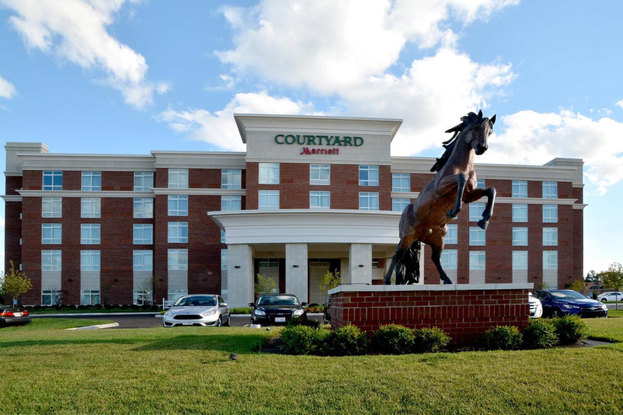 Courtyard By Marriott Youngstown Canfield Exteriér fotografie