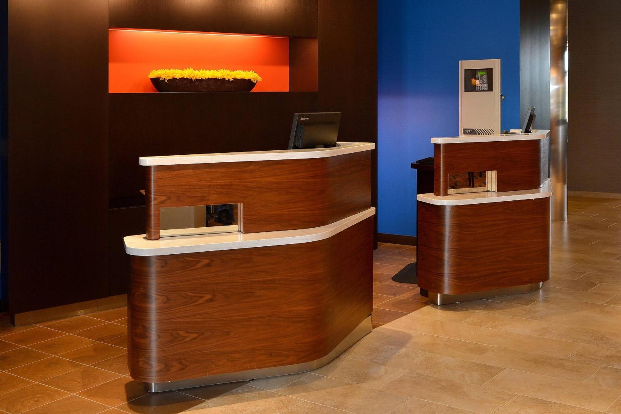 Courtyard By Marriott Youngstown Canfield Exteriér fotografie