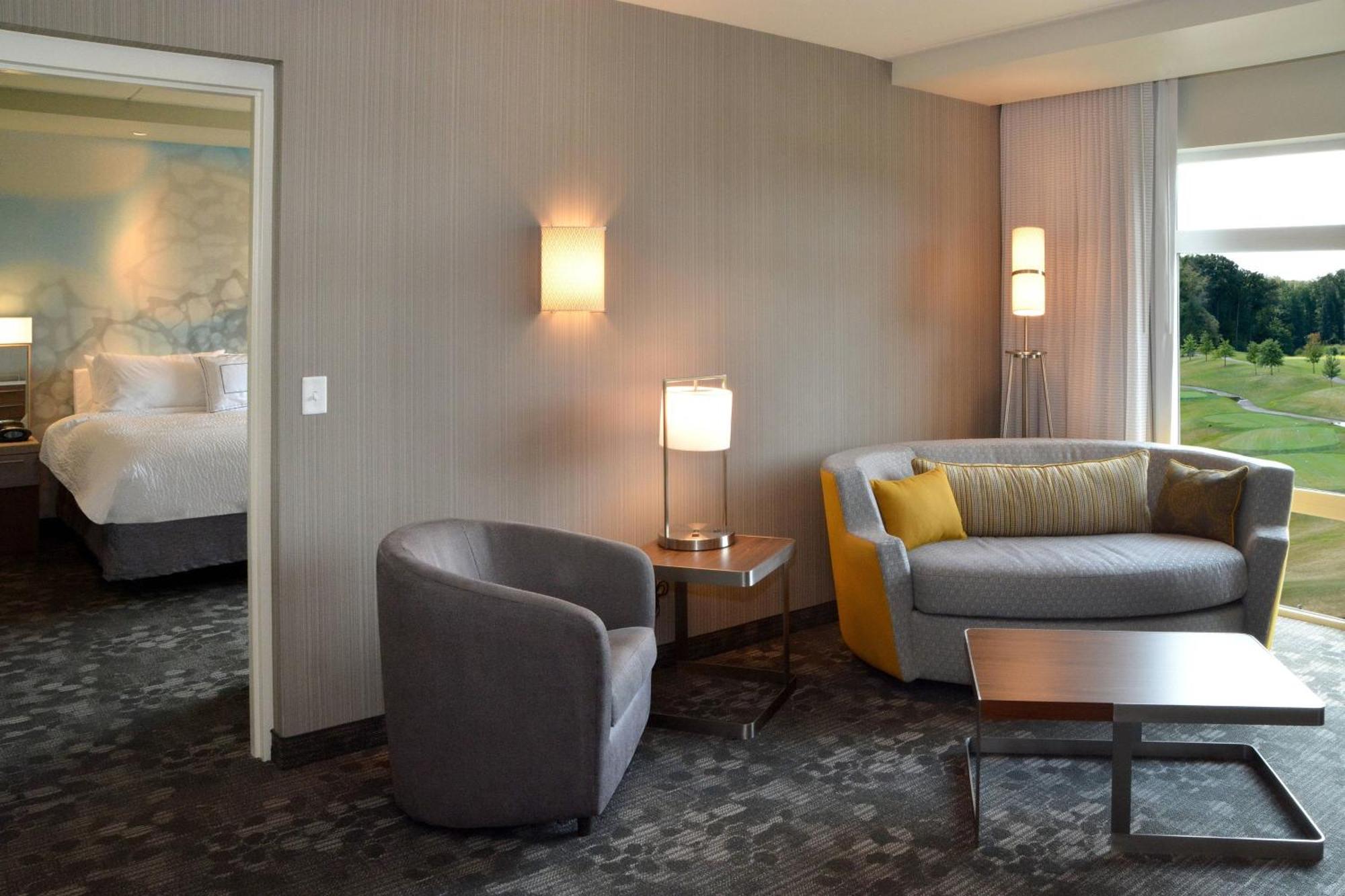 Courtyard By Marriott Youngstown Canfield Exteriér fotografie