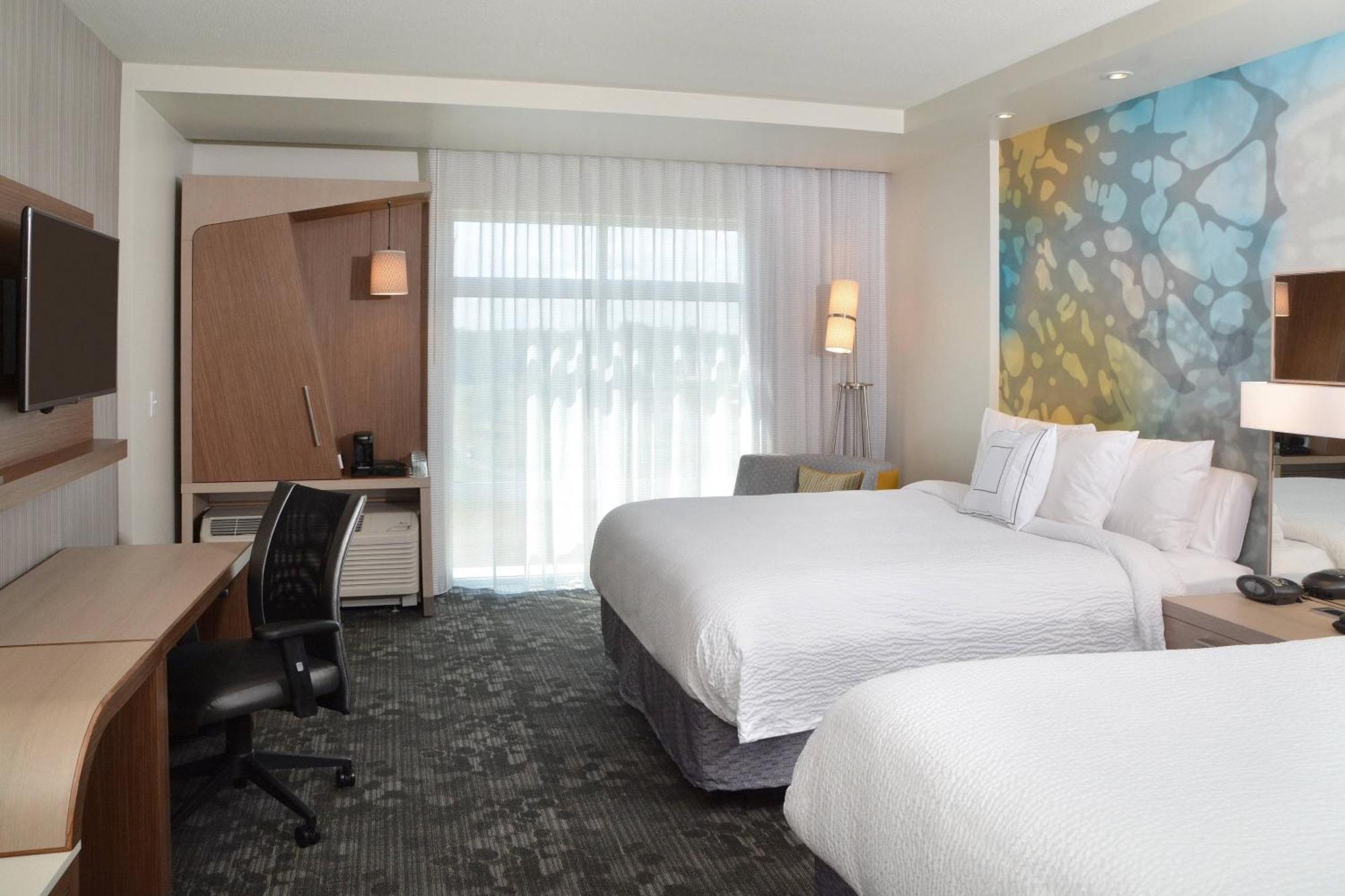 Courtyard By Marriott Youngstown Canfield Exteriér fotografie