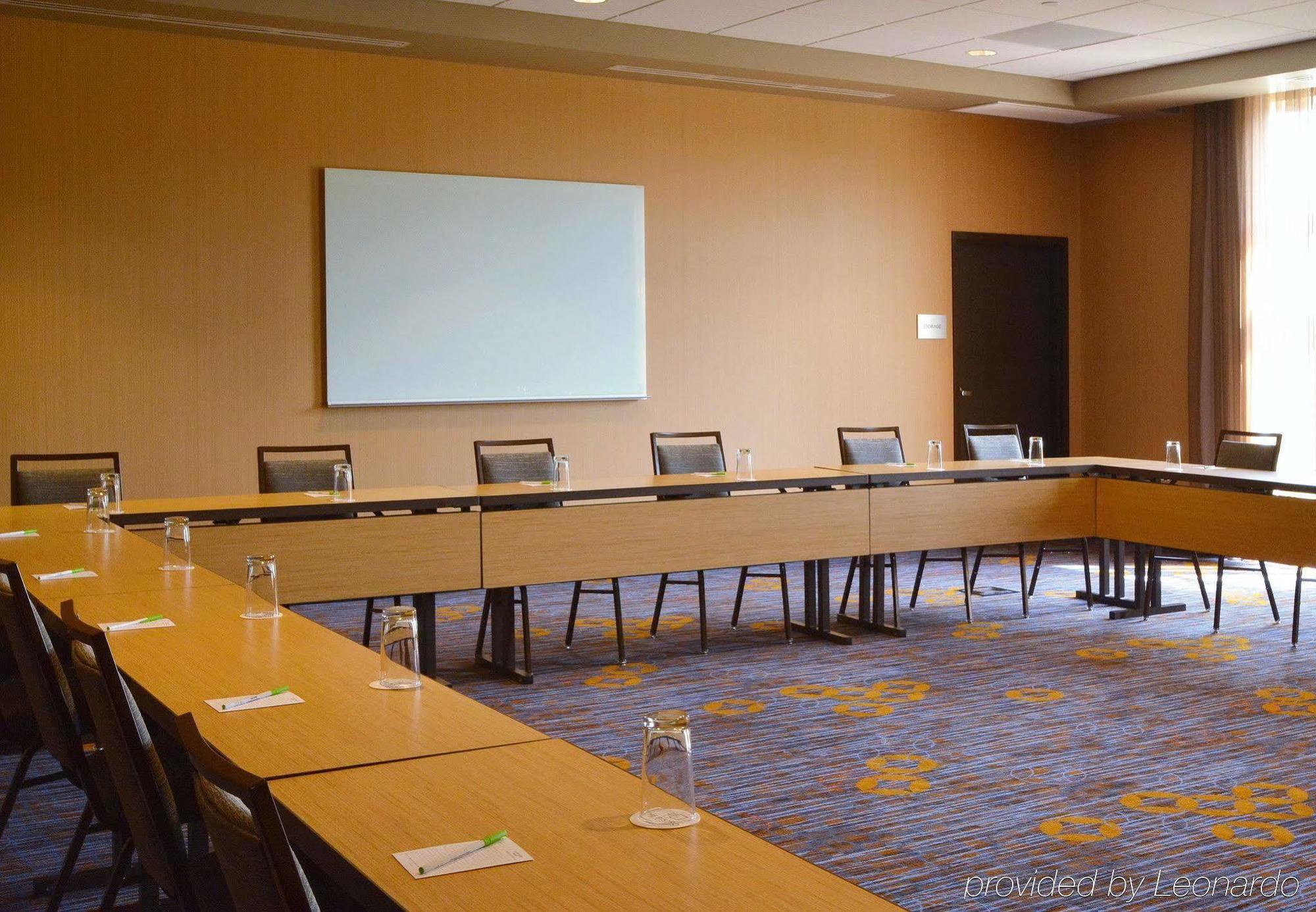 Courtyard By Marriott Youngstown Canfield Exteriér fotografie