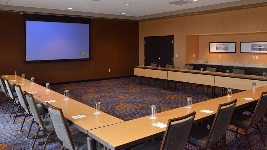Courtyard By Marriott Youngstown Canfield Exteriér fotografie